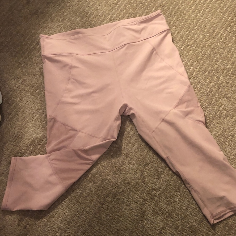 Pink fabletics leggings